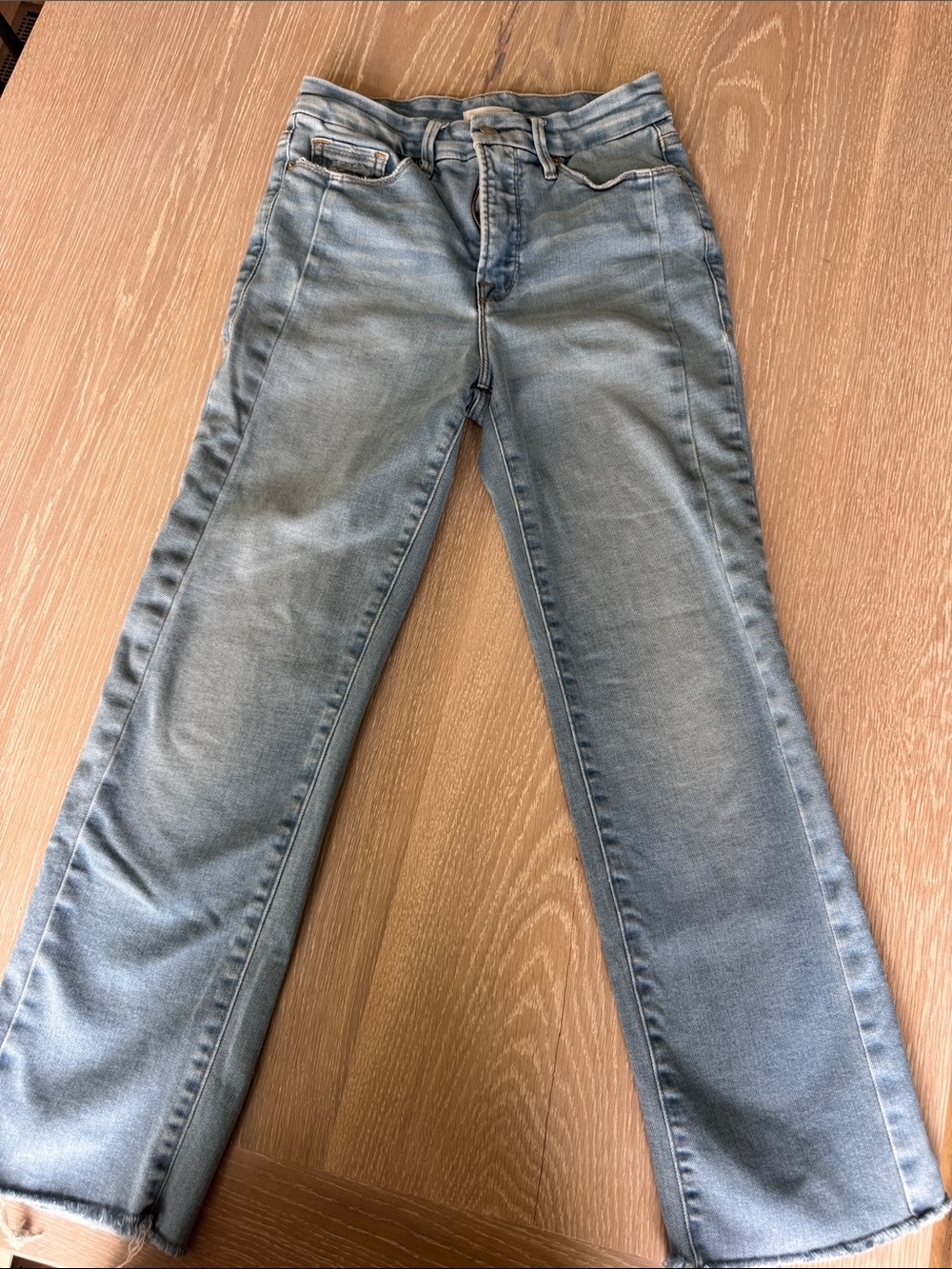 Good American Light Wash Cropped Straight Jeans